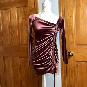 Velvet mauve/plum mini dress nwt with adjustable rouching detail